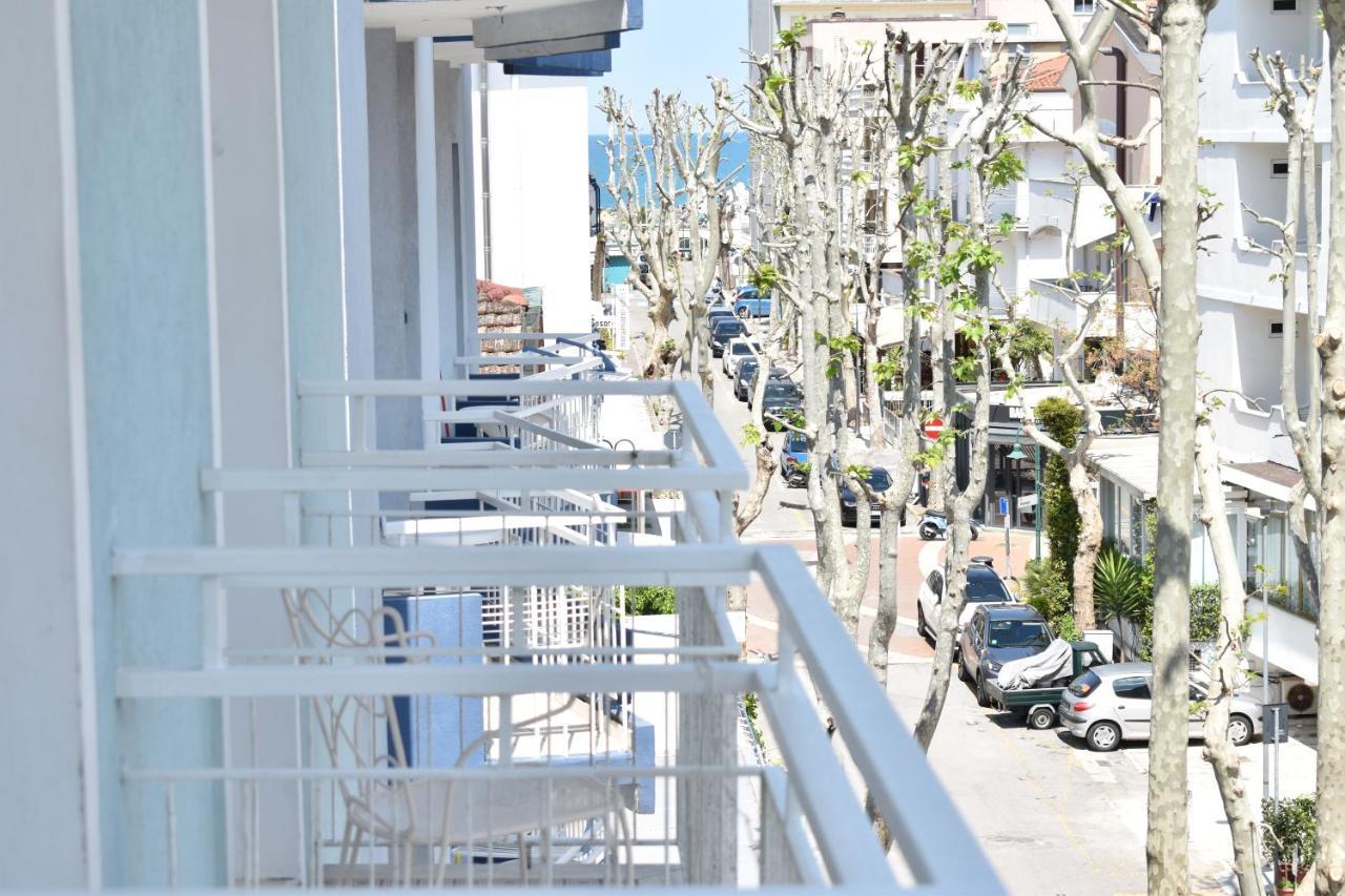 Hotel Ginevra E Residence كاتوليكا المظهر الخارجي الصورة