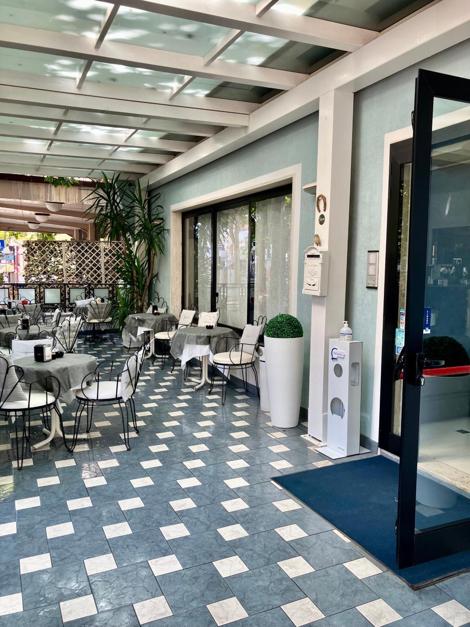 Hotel Ginevra E Residence كاتوليكا المظهر الخارجي الصورة
