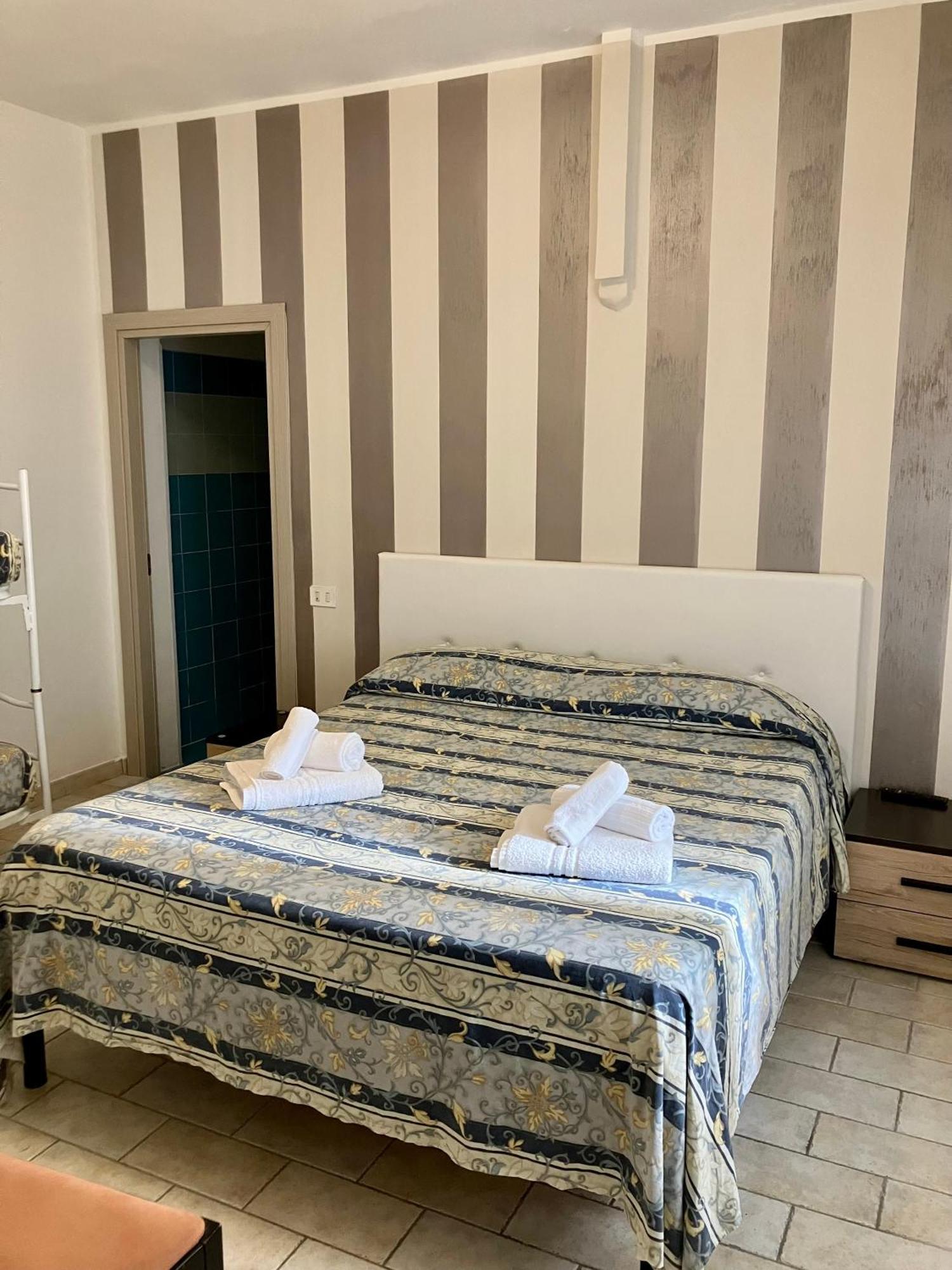 Hotel Ginevra E Residence كاتوليكا المظهر الخارجي الصورة